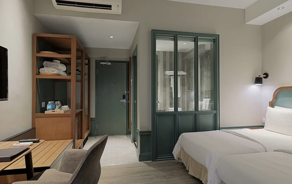 Boutique Extra Room at The Jesselton Hotel Kota Kinabalu