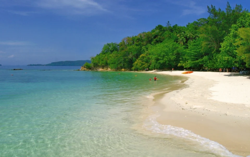 View of Mamutik Island in Tunku Abdul Rahman Marine Park near Kota Kinabalu
